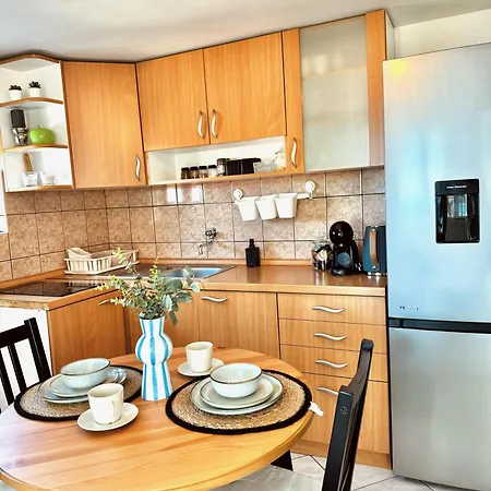 Lorena アパート *