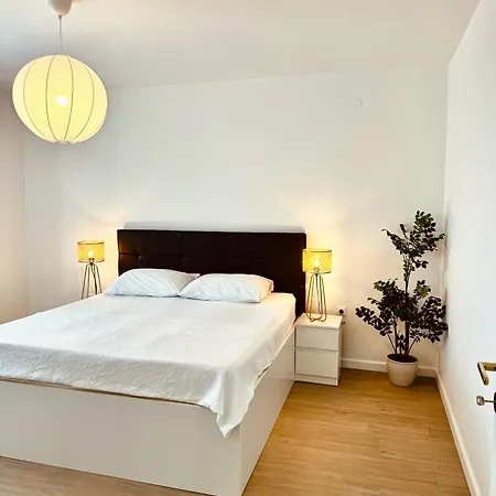 Lorena Apartment Primosten